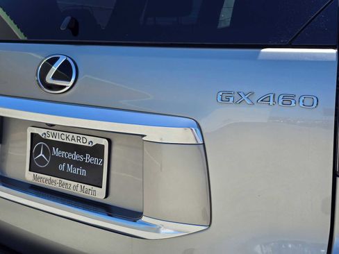 Used 2023 Lexus GX 460 Luxury w/ Sport Design Package AWD/4WD image 16