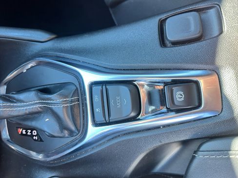 Used 2023 Chevrolet Camaro LT image 10