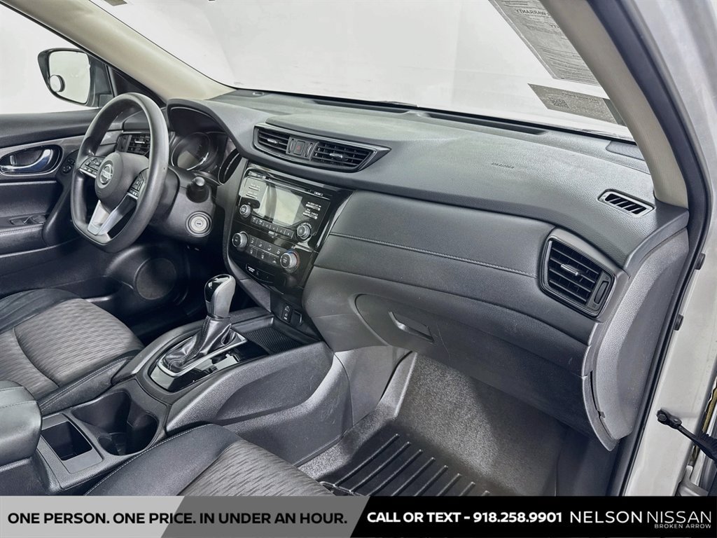 Used 2017 Nissan Rogue S FWD image 26