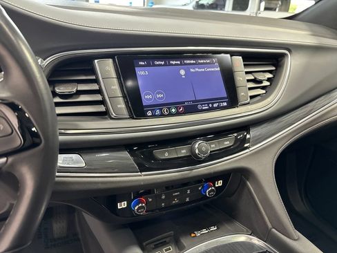 Used 2023 Buick Enclave Essence w/ Experience Buick Package AWD/4WD image 18