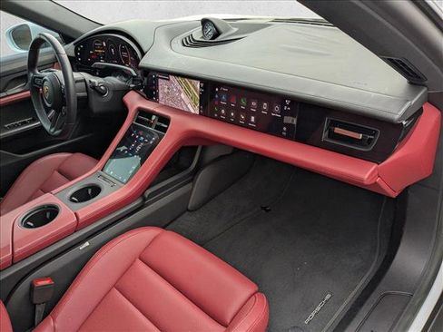 Used 2023 Porsche Taycan image 18
