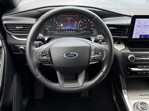 Used 2020 Ford Explorer XLT w/ Equipment Group 202A AWD/4WD image 13