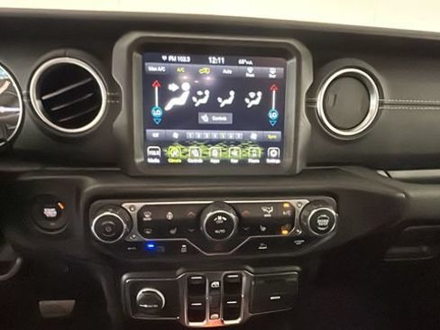 Used 2023 Jeep Wrangler Unlimited Sahara w/ Cold Weather Group AWD/4WD image 23