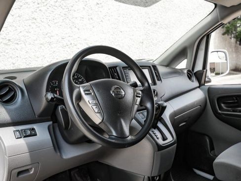 Used 2020 Nissan NV200 SV FWD image 2