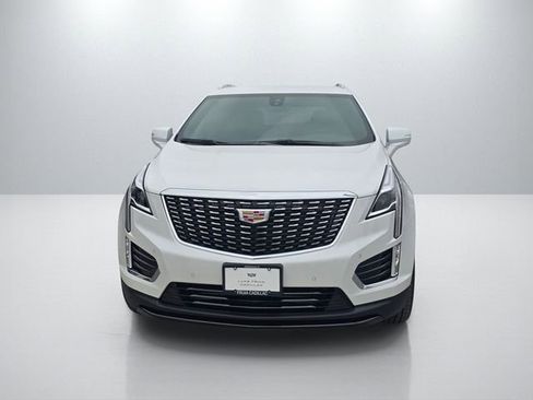 New 2026 Cadillac XT5 Luxury image 2