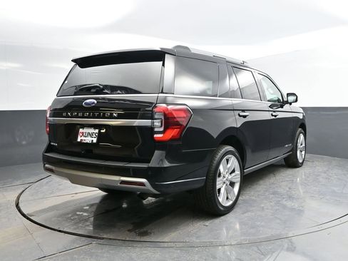 Used 2024 Ford Expedition Platinum image 7