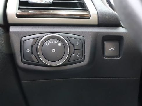 Used 2015 Ford Fusion SE w/ Equipment Group 502A FWD image 36