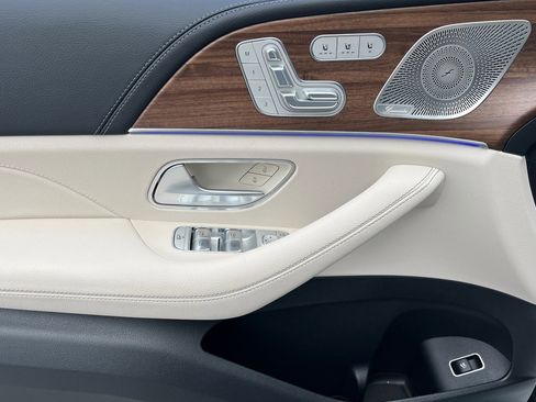 New 2026 Mercedes-Benz GLS 580 4MATIC image 12
