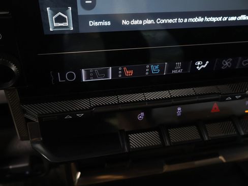 Used 2025 GMC Hummer EV 3X AWD/4WD image 8