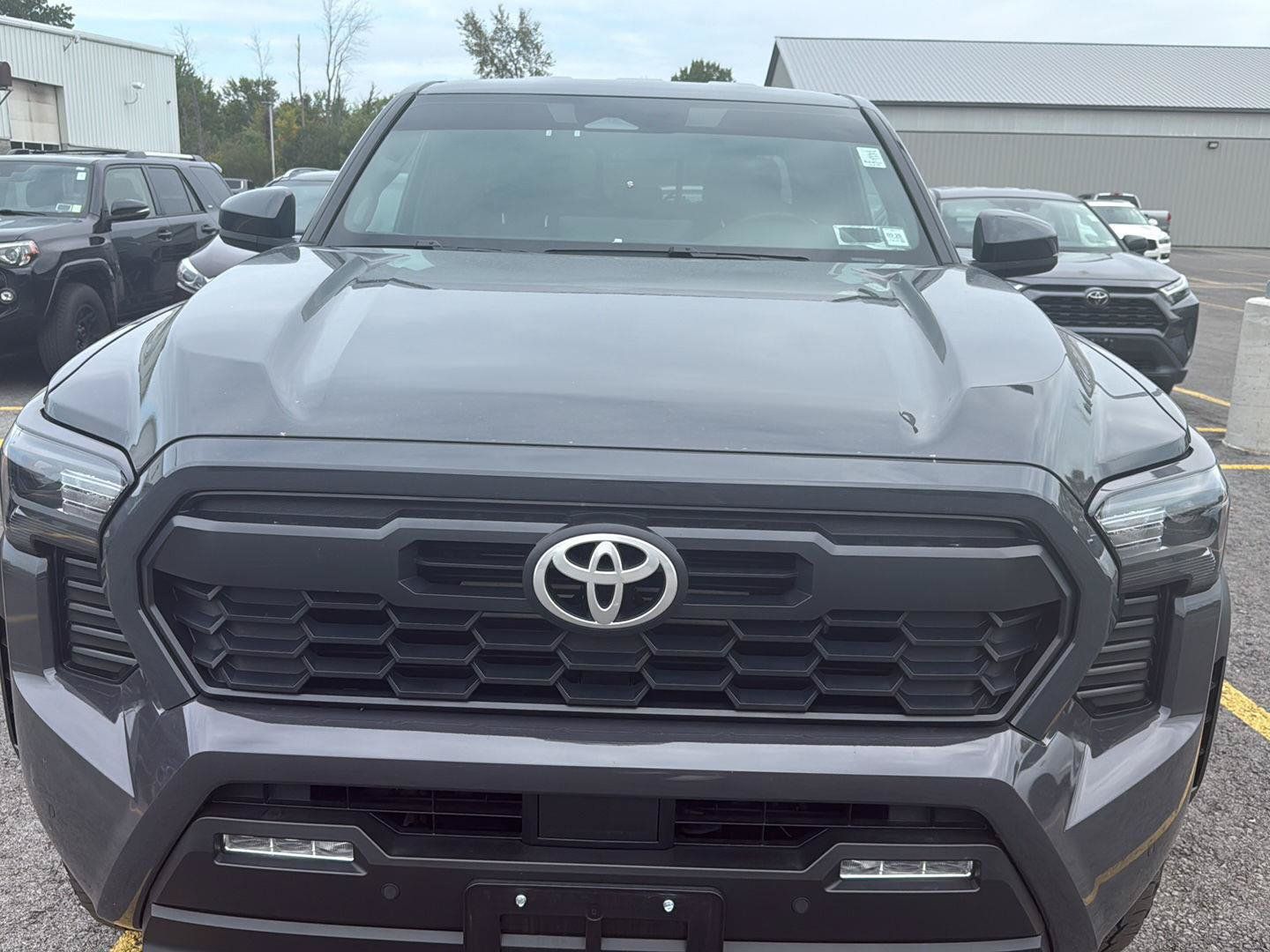 Used 2024 Toyota Tacoma TRD Off-Road w/ TRD Off Road Upgrade Package AWD/4WD image 2
