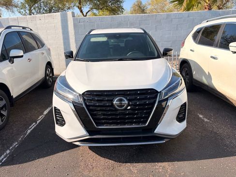 Certified 2021 Nissan Kicks SR FWD image 3