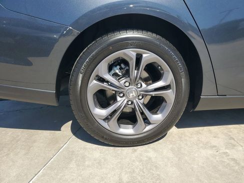 Certified 2023 Honda Accord EX image 6