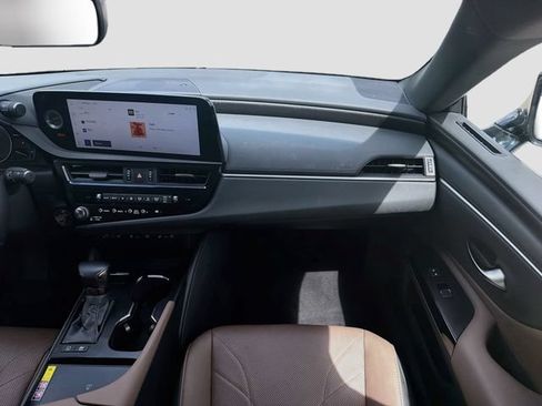 Used 2025 Lexus ES 300h w/ Accessory Package (Z2) FWD image 19