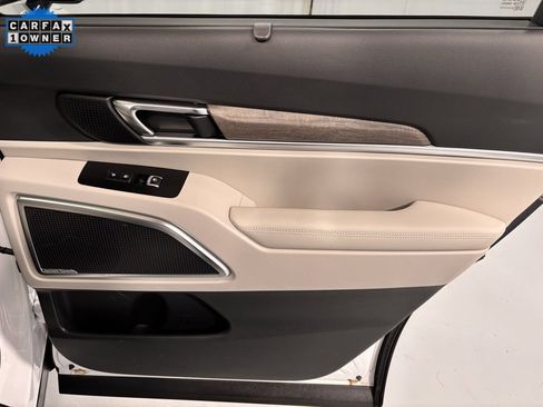 Used 2022 Kia Telluride SX w/ SX Prestige Package image 26