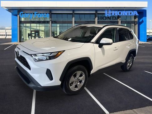 Used 2025 Toyota RAV4 XLE FWD image 4