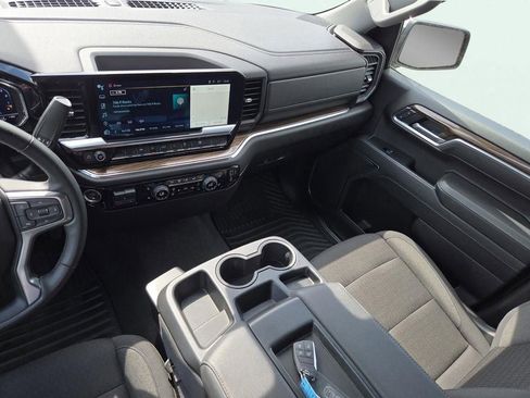 Used 2025 Chevrolet Silverado 1500 LT RWD image 22