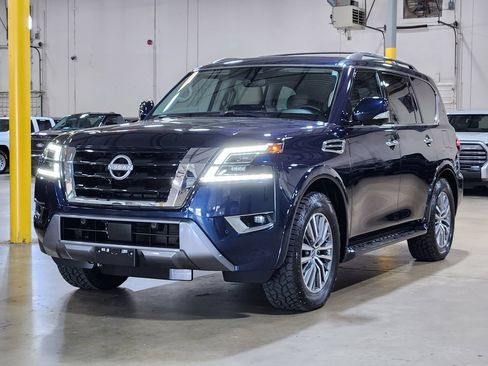 Used 2023 Nissan Armada SL w/ Captain's Chairs Package RWD image 4