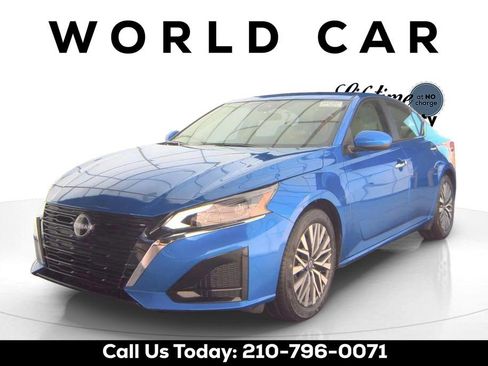 Used 2025 Nissan Altima 2.5 SV w/ SV Premium Package FWD image 4
