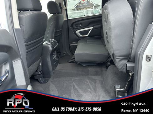 Used 2018 Nissan Titan SV w/ SV Convenience Package image 29