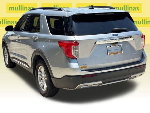 Used 2023 Ford Explorer XLT w/ Equipment Group 202A RWD image 9