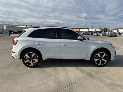 Used 2023 Audi Q5 2.0T Prestige w/ Prestige Package image 8