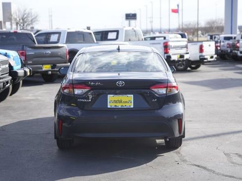 Used 2025 Toyota Corolla LE image 7