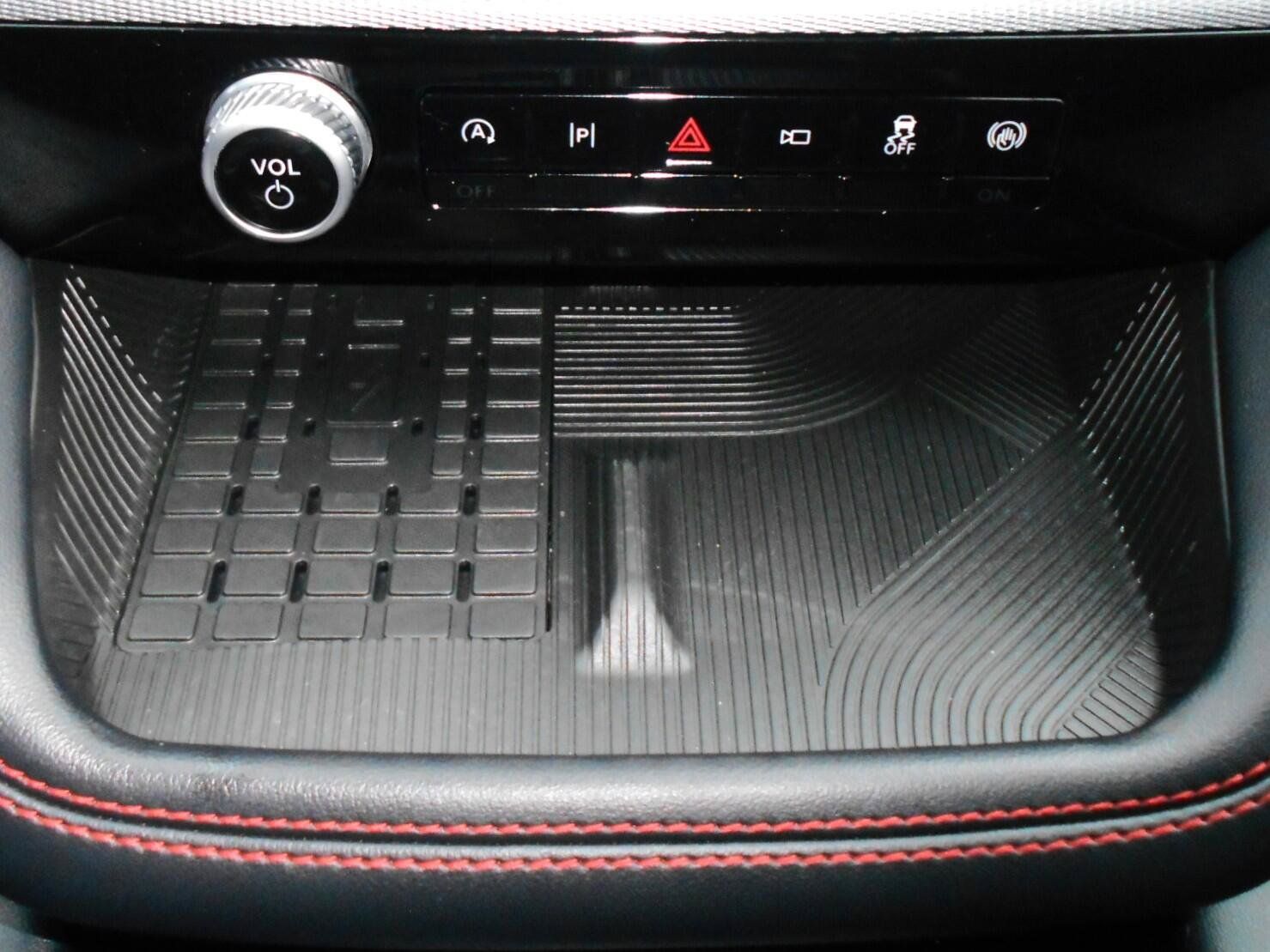 Used 2025 Ford Explorer ST AWD/4WD image 13