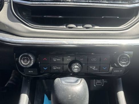 Used 2023 Jeep Compass Limited AWD/4WD image 18