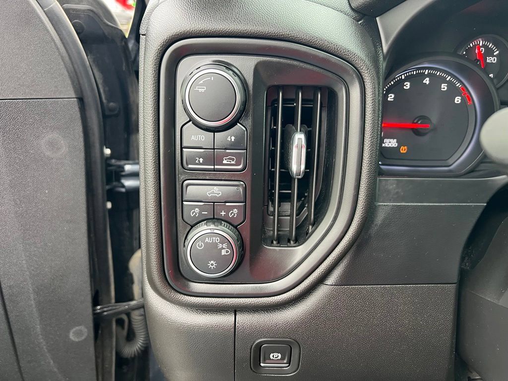 Used 2021 Chevrolet Silverado 1500 Custom AWD/4WD image 35