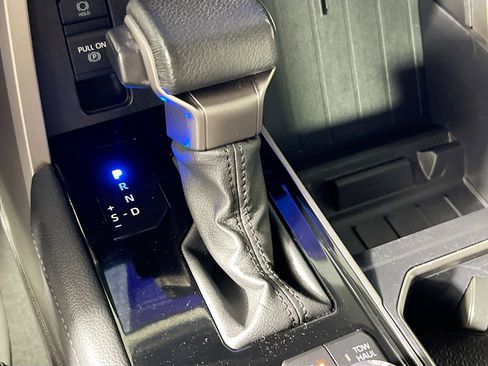 Used 2024 Toyota Tundra Limited AWD/4WD image 25