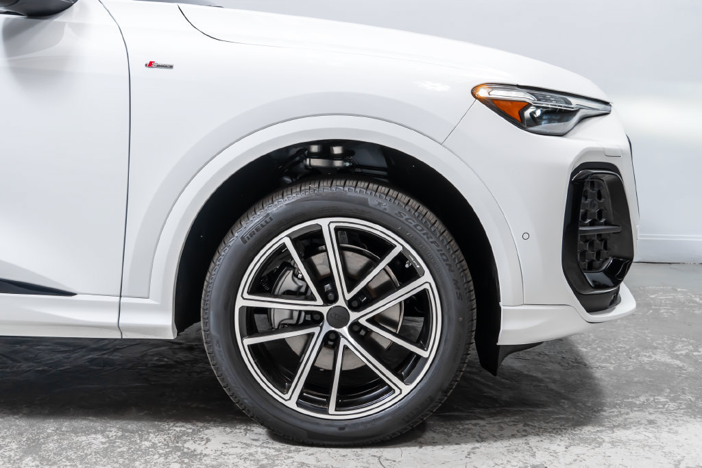 New 2026 Audi Q5 Premium Plus AWD/4WD image 12