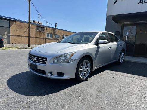 Used 2011 Nissan Maxima 3.5 SV w/ Cold Pkg image 2