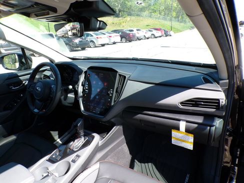 Used 2025 Subaru Crosstrek 2.5i Limited w/ Popular Package #3A AWD/4WD image 14