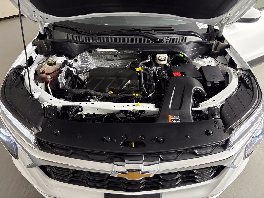 Used 2025 Chevrolet Trax LT w/ LT Convenience Package FWD image 41