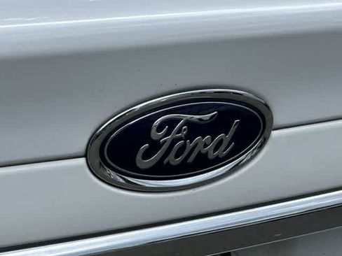 Used 2017 Ford Fusion SE FWD image 16