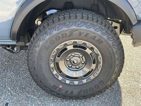 New 2025 Ford Bronco Base w/ Sasquatch Package image 9