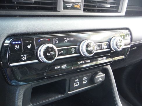 Used 2024 Honda Pilot Elite image 22