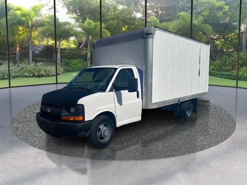 Used 2015 Chevrolet Express 3500 Extended RWD image 1