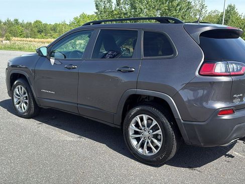 Used 2022 Jeep Cherokee Latitude Lux w/ Sun & Sound Group AWD/4WD image 10