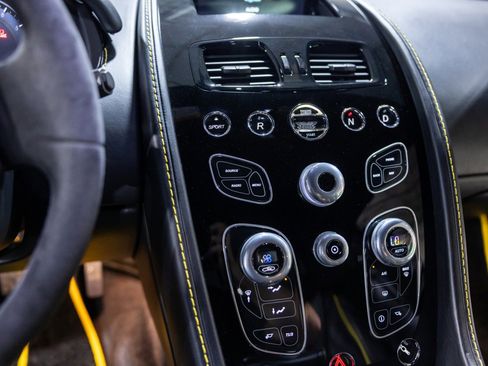 Used 2016 Aston Martin V12 Vantage S image 37