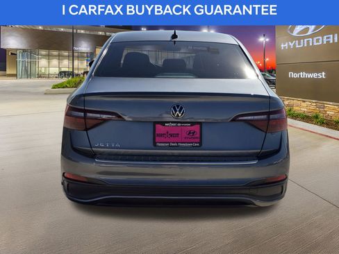 Used 2024 Volkswagen Jetta Sport image 8