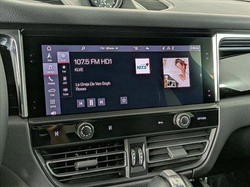 Certified 2023 Porsche Macan AWD/4WD image 17