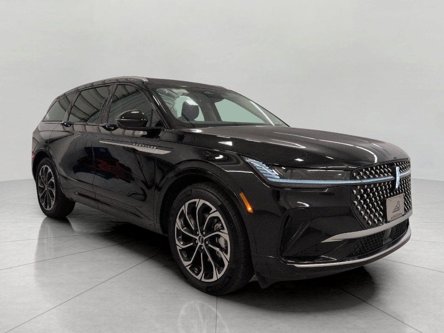 Used 2025 Lincoln Nautilus Reserve AWD/4WD image 1