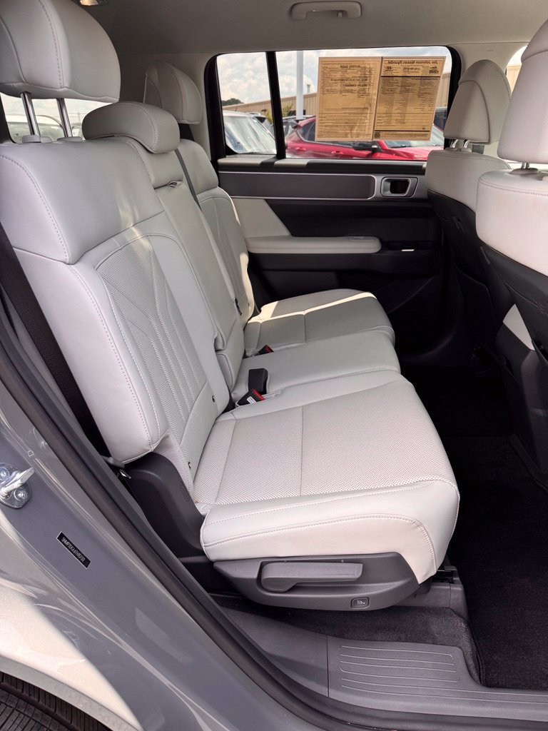 Used 2026 Hyundai Santa Fe SEL AWD/4WD image 12