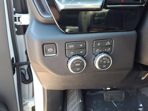 New 2026 GMC Sierra 3500 SLE w/ SLE Value Package AWD/4WD image 20