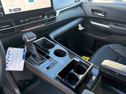 New 2026 Toyota Sienna XLE Woodland Edition AWD/4WD image 18