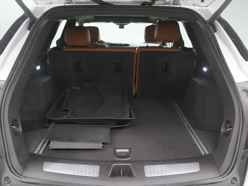 Used 2024 Cadillac XT5 Premium Luxury image 9