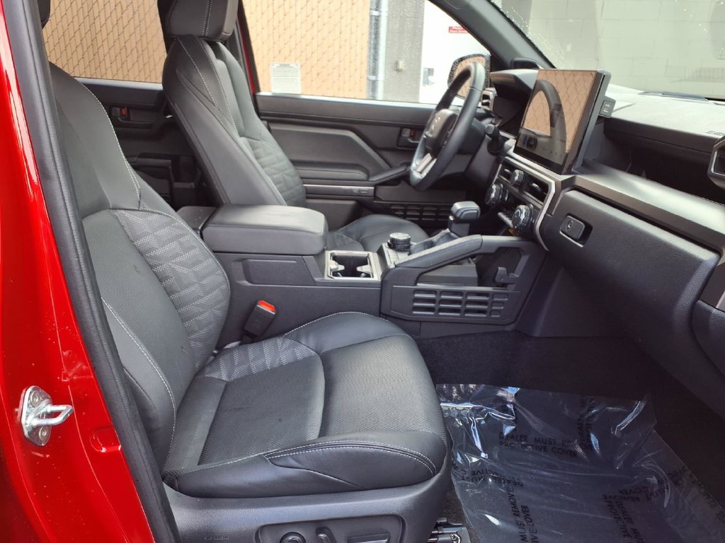 Certified 2026 Toyota 4Runner TRD Off-Road Premium AWD/4WD image 37