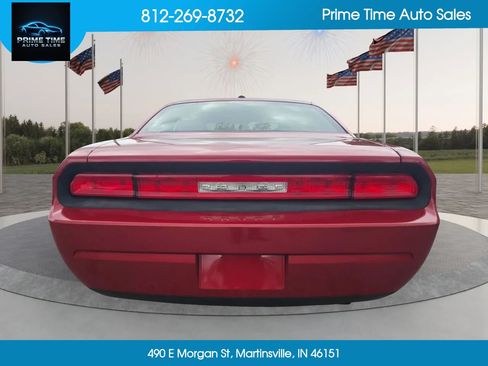 Used 2010 Dodge Challenger SE RWD image 4