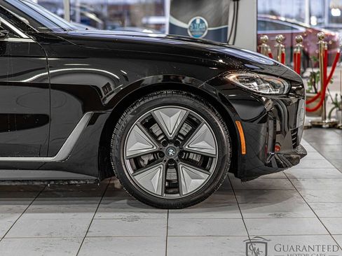 Used 2024 BMW i4 eDrive35 w/ Premium Package image 9